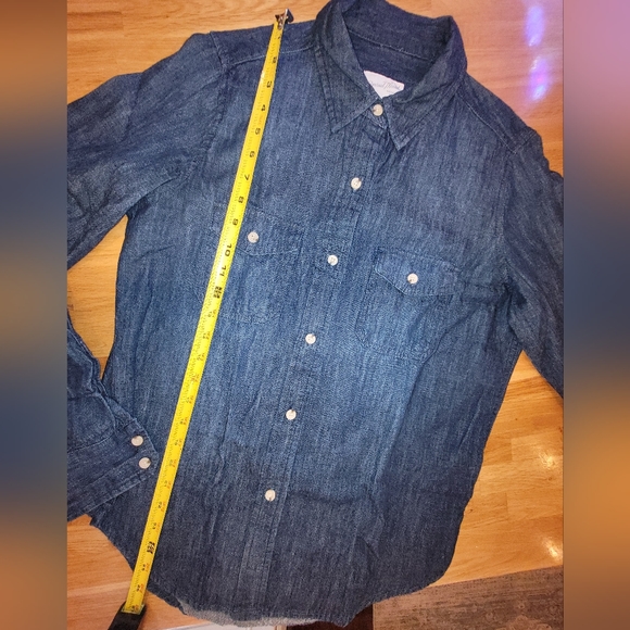 SOLD —- Lightweight Denim Chambray Long-sleeve Button-down Universal Thread, XS - Picture 7 of 7